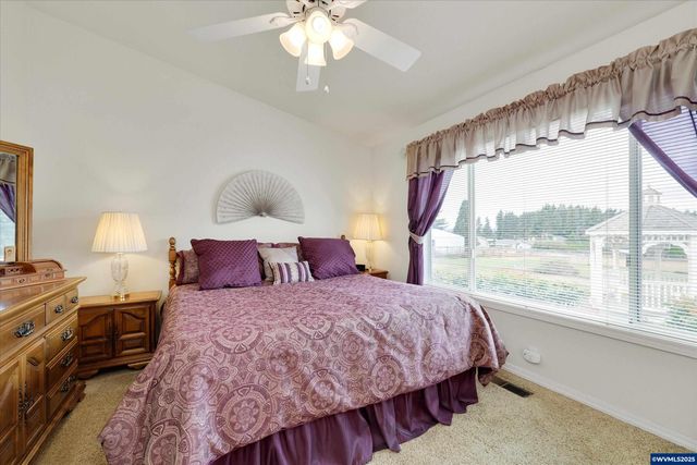6553 Rippliing Brook SE Dr, Salem, OR 97317