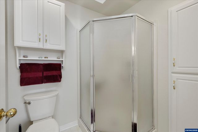 6553 Rippliing Brook SE Dr, Salem, OR 97317