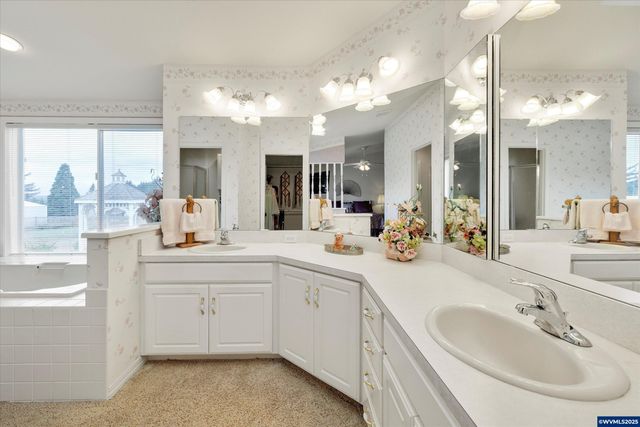 6553 Rippliing Brook SE Dr, Salem, OR 97317