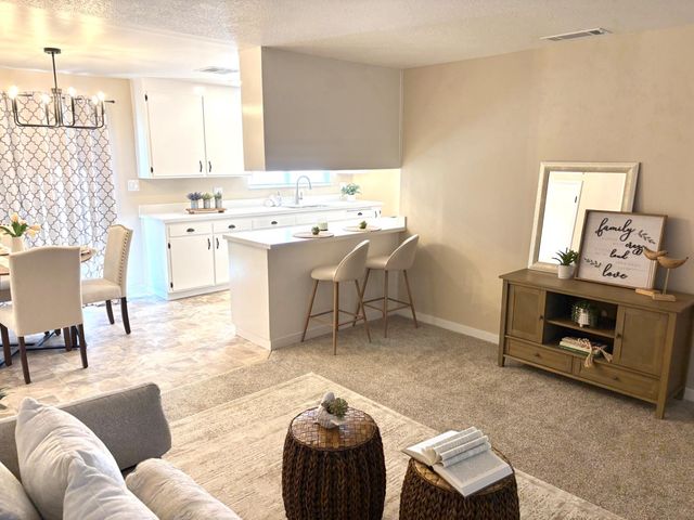 930 Palomino St, Manteca, CA 95336