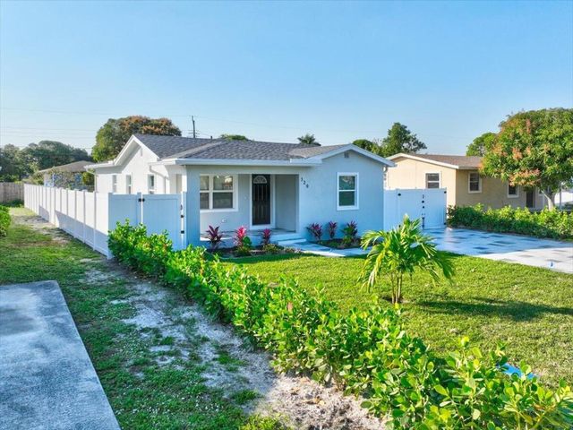 320 NW 6th Avenue, Delray Beach, FL 33444