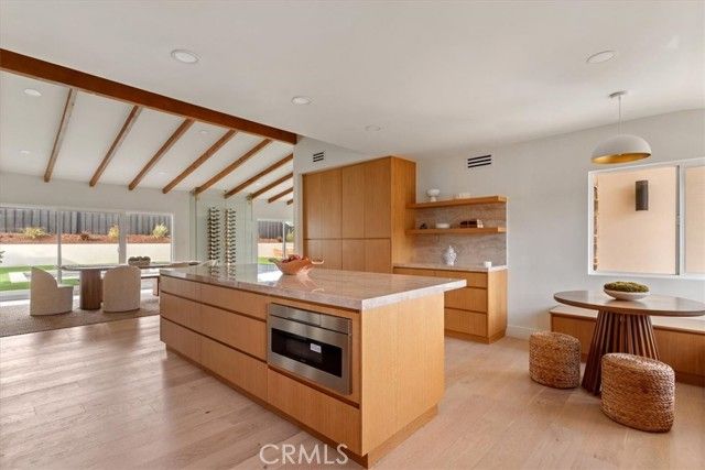 23755 Clarendon, Woodland Hills (los Angeles), CA 91367