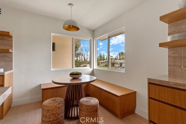 23755 Clarendon, Woodland Hills (los Angeles), CA 91367