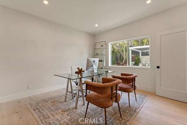 23755 Clarendon, Woodland Hills (los Angeles), CA 91367