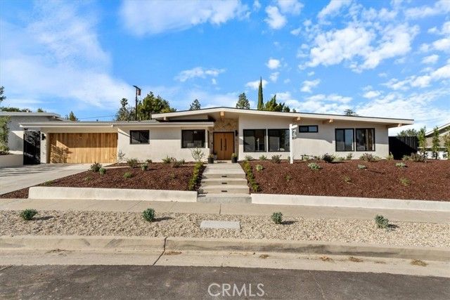 23755 Clarendon, Woodland Hills (los Angeles), CA 91367