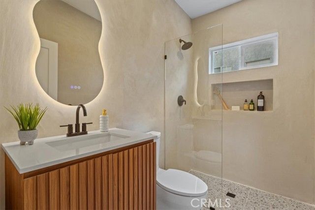 23755 Clarendon, Woodland Hills (los Angeles), CA 91367