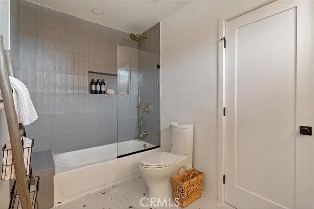 23755 Clarendon, Woodland Hills (los Angeles), CA 91367