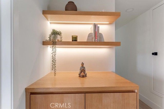 23755 Clarendon, Woodland Hills (los Angeles), CA 91367