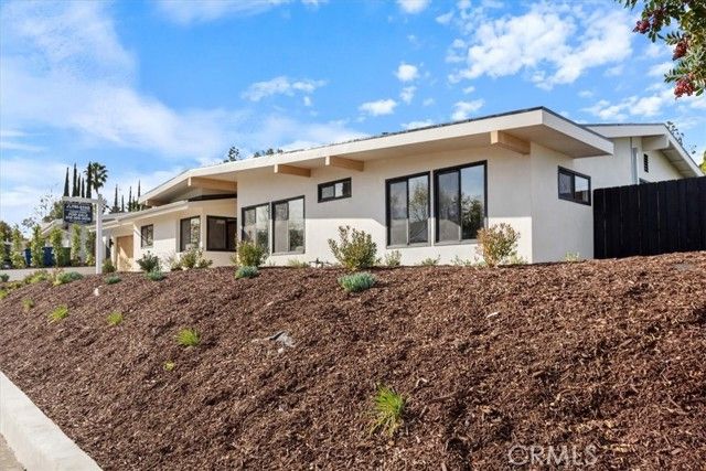 23755 Clarendon, Woodland Hills (los Angeles), CA 91367