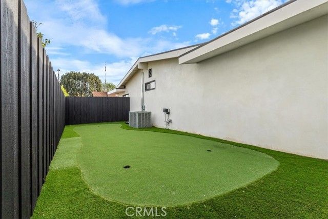 23755 Clarendon, Woodland Hills (los Angeles), CA 91367