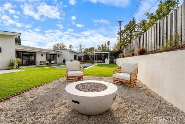 23755 Clarendon, Woodland Hills (los Angeles), CA 91367