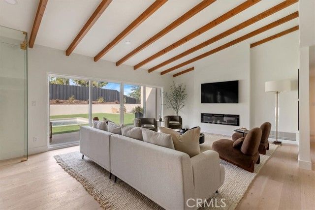 23755 Clarendon, Woodland Hills (los Angeles), CA 91367