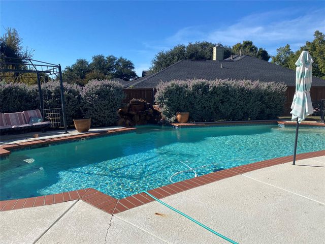 1230 Donegal Lane, Garland, TX 75044