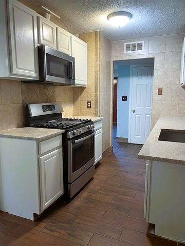 3915 Mather Court, Dallas, TX 75211