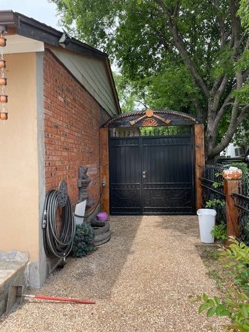 3915 Mather Court, Dallas, TX 75211
