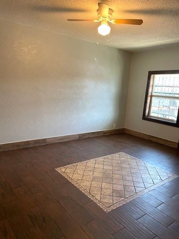 3915 Mather Court, Dallas, TX 75211