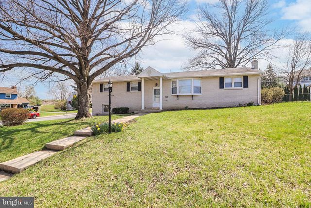 426 EDGEWOOD DR, Lebanon, PA 17042