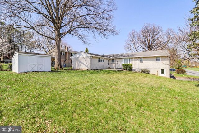 426 EDGEWOOD DR, Lebanon, PA 17042