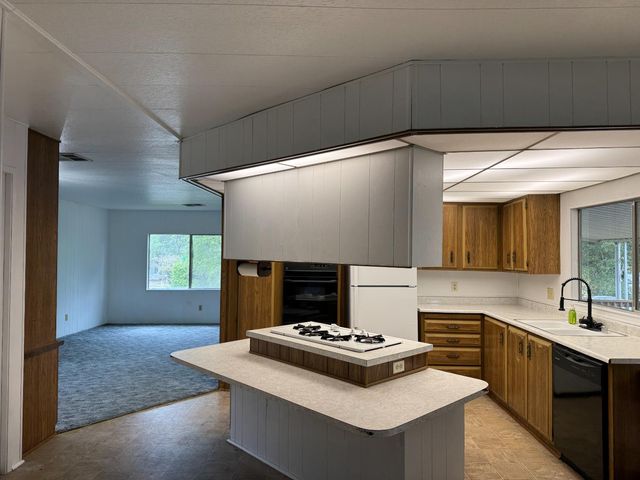 1808 Live Oak, Douglas Flat, CA 95251