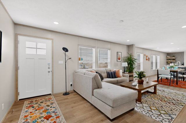 17 Corte Agave, Edgewood, NM 87015