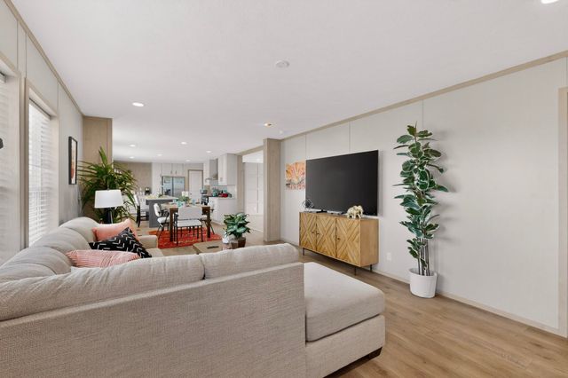 17 Corte Agave, Edgewood, NM 87015