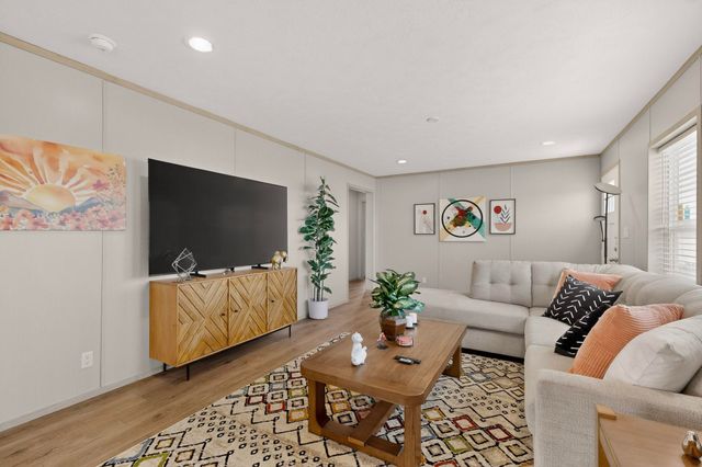 17 Corte Agave, Edgewood, NM 87015