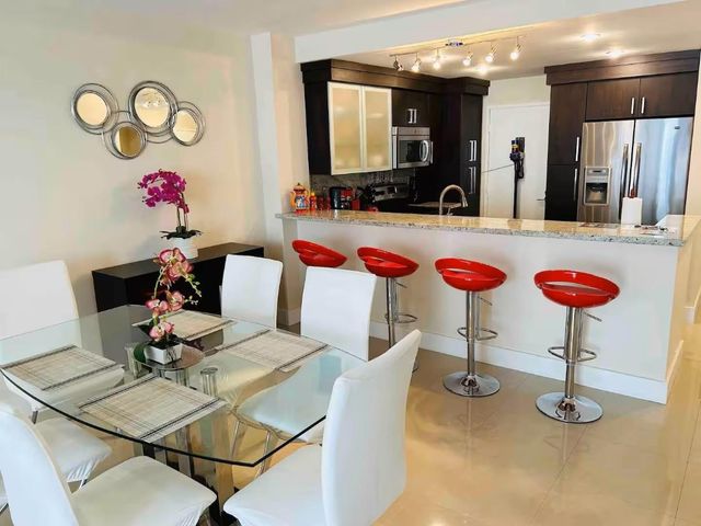 3725 S Ocean Drive 907, Hollywood, FL 33019