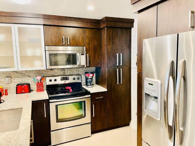 3725 S Ocean Drive 907, Hollywood, FL 33019