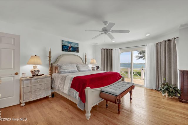 611 Moores Landing Road, Hampstead, NC 28443