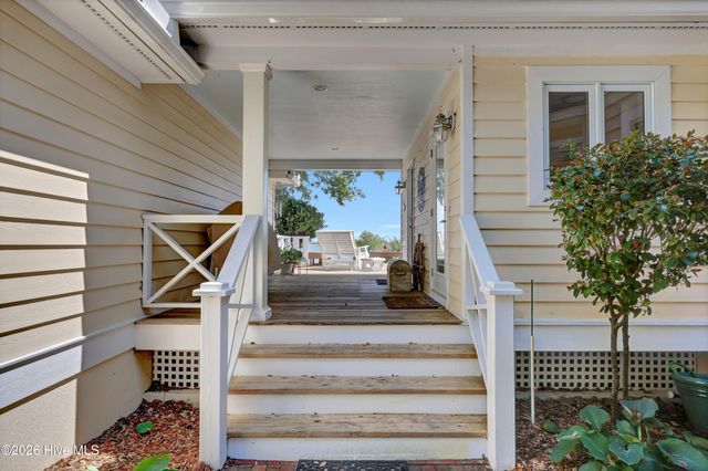 611 Moores Landing Road, Hampstead, NC 28443