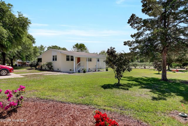 611 Moores Landing Road, Hampstead, NC 28443