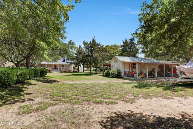 611 Moores Landing Road, Hampstead, NC 28443