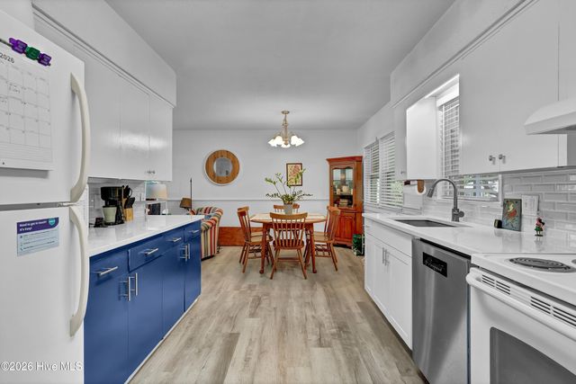 611 Moores Landing Road, Hampstead, NC 28443