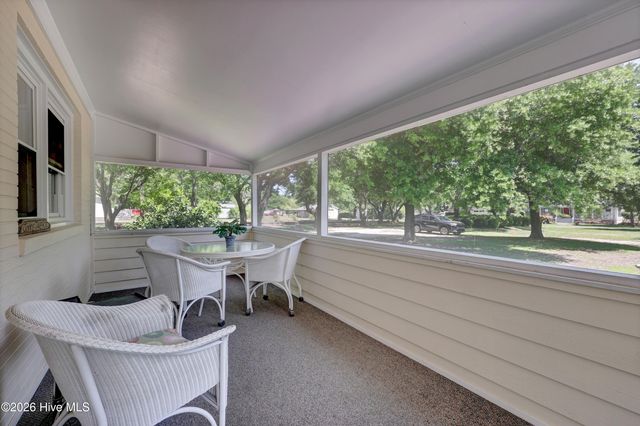 611 Moores Landing Road, Hampstead, NC 28443