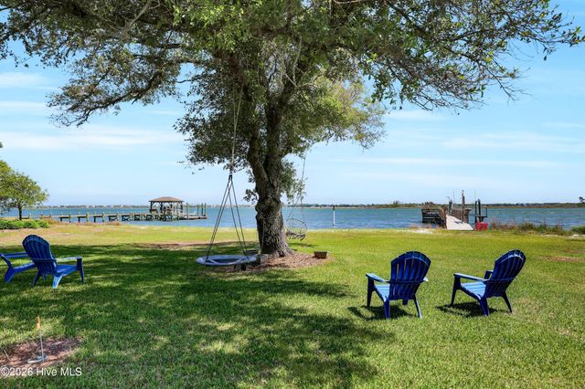 611 Moores Landing Road, Hampstead, NC 28443
