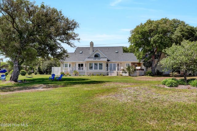 611 Moores Landing Road, Hampstead, NC 28443