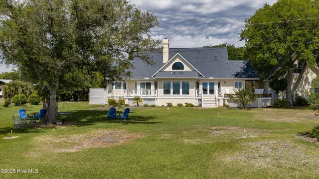 611 Moores Landing Road, Hampstead, NC 28443