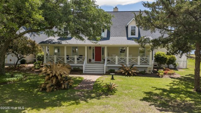 611 Moores Landing Road, Hampstead, NC 28443