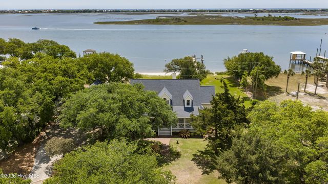 611 Moores Landing Road, Hampstead, NC 28443