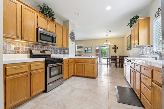 37829 Rainbow Drive, Murrieta, CA 92563