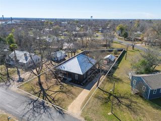 518 N Avenue F, Elgin, TX 78621