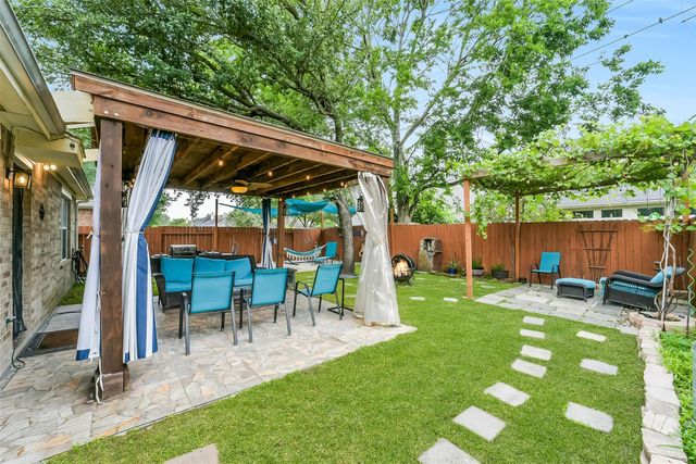 17118 Shadow Ledge Drive, Houston, TX 77095