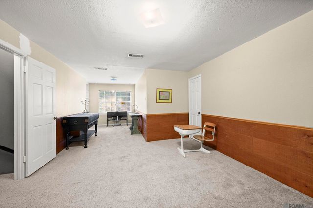 886 Hedgewood Dr, Baton Rouge, LA 70815