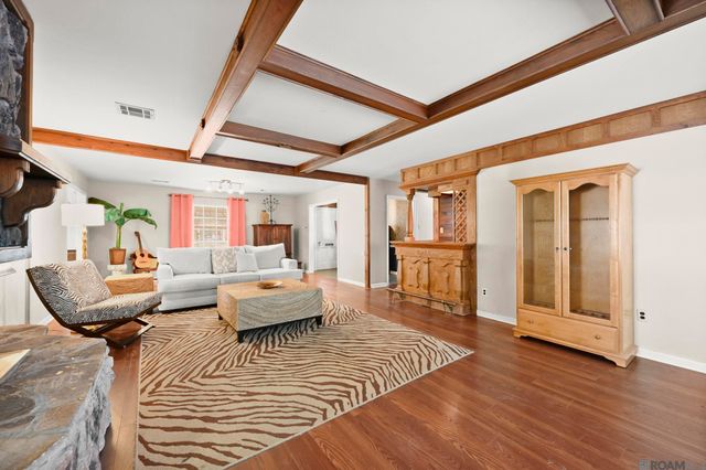 886 Hedgewood Dr, Baton Rouge, LA 70815