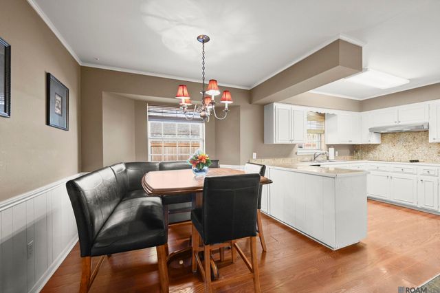 886 Hedgewood Dr, Baton Rouge, LA 70815