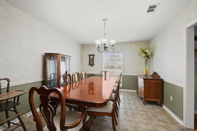 886 Hedgewood Dr, Baton Rouge, LA 70815