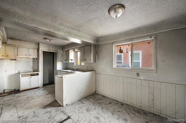 18104 Runyon Street, Detroit, MI 48234