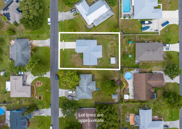 2719 SE Helms Avenue, Port St Lucie, FL 34952
