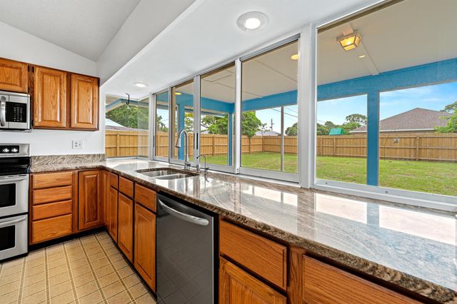 2719 SE Helms Avenue, Port St Lucie, FL 34952