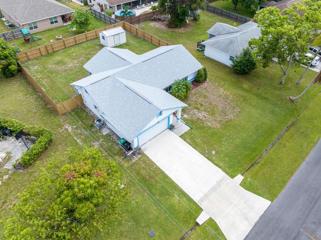 2719 SE Helms Avenue, Port St Lucie, FL 34952